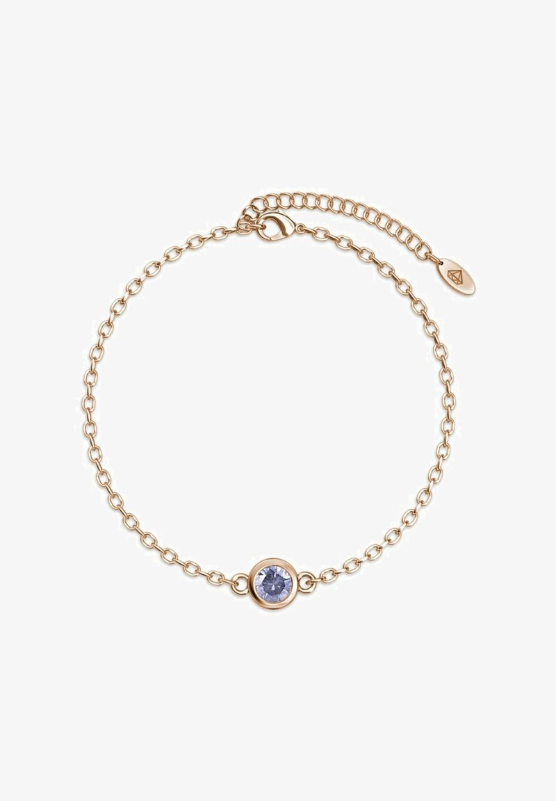 Bracciale a catena d'oro con una pietra preziosa rotonda di colore viola chiaro incastonata in una montatura circolare. Include una chiusura regolabile con una targhetta.