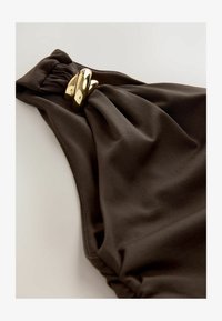 Ausgewählt, chocolate brown
