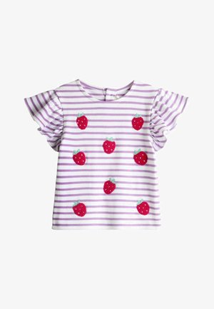 Kurzärmliges, weißes und lila gestreiftes Kleinkindhemd mit roten Erdbeer-Applikationen und gerafften Ärmeln.