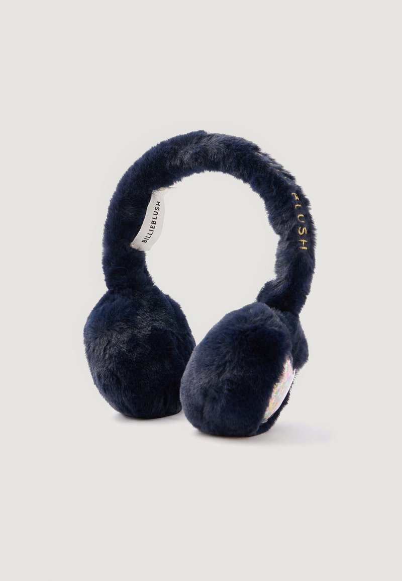 Cuffie in tessuto morbido e peloso di colore blu navy. Presentano un'archetto imbottito e accenti iridescenti sui padiglioni auricolari, etichettati "BILLIEBLUSH".