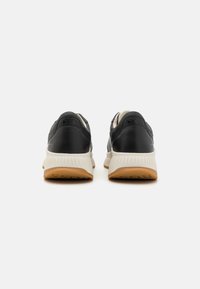 BOSS Sportcipő - black