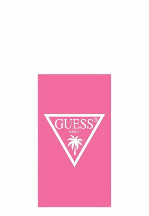 Sfondo rosa con un triangolo bianco contenente la parola "GUESS,", la parola "BEACH" sotto di essa e una palma dentro il triangolo.