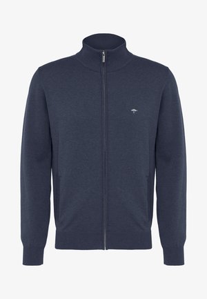 Navy Zip-Up-Pullover mit hohem Kragen, gerippten Bündchen und Saum. Mit kleinem Logo auf der linken Brust und einer glatten Textur.