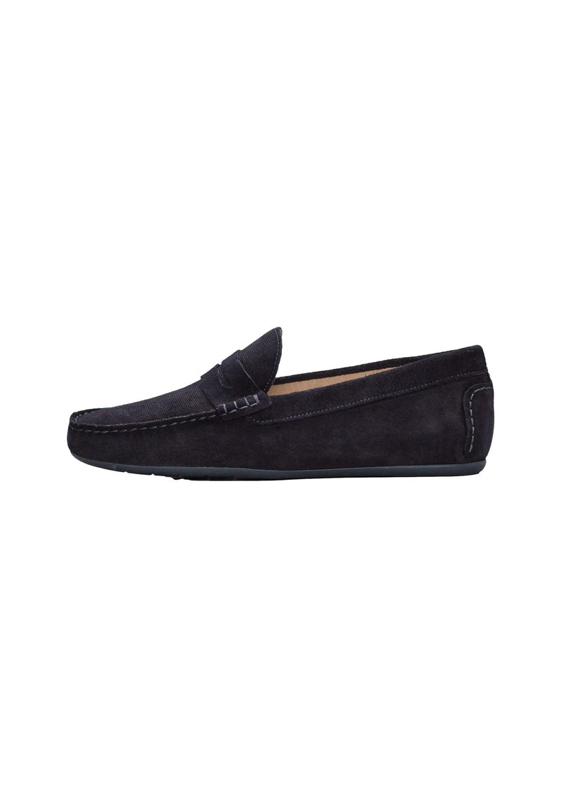 Zamszowe loafers w ciemnym granacie z przeszytym wierzchem, okrągłym noskiem i elastyczną gumową podeszwą. Posiadają minimalne dodatki i czyste linie.