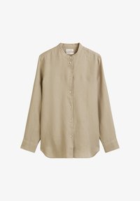 Unselected, summer sand