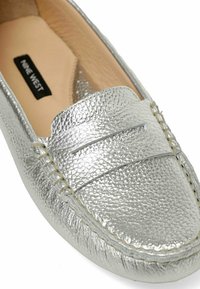 Nine West NEYUNES - Mocassins - silver