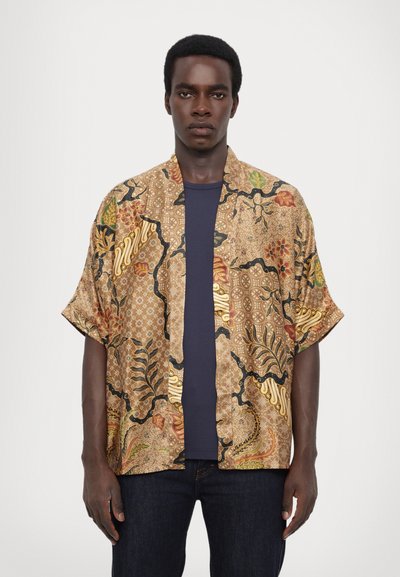 Origin Of Hearts BEGA KIMONO UNISEX - Lehká bunda - amber