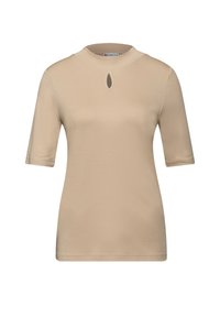 Beige kortærmet top med høj hals og et frontnøglehul. Glat tekstur og tætsiddende design med en ren, minimalistisk silhuet.