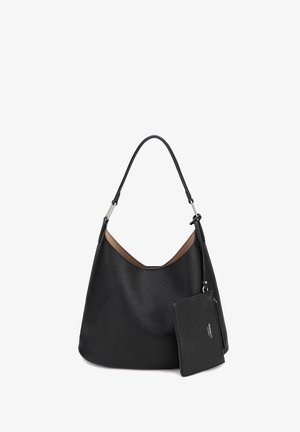 Zwarte gestructureerde leren schoudertas met een gebogen bovenkant en een aangehechte kleine bijpassende pouch met rits en logo.