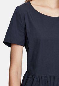 Vera Mont SOMMER MIT STUFEN - Freizeitkleid - night sky