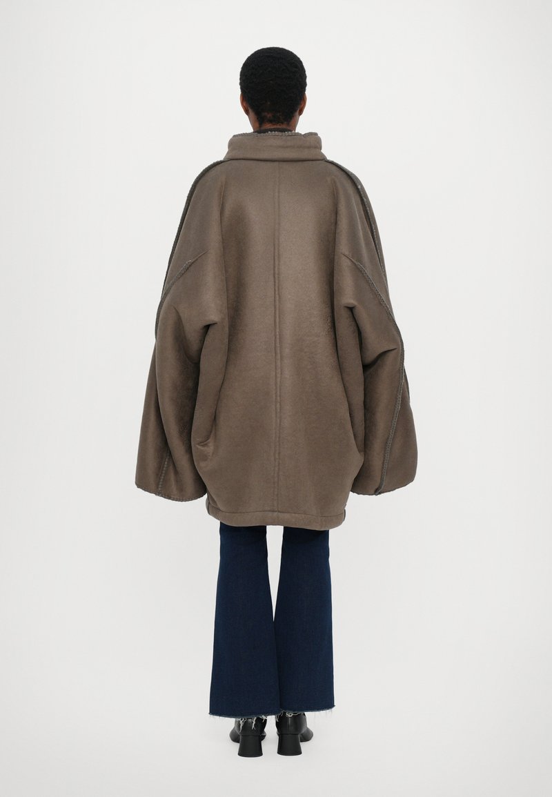 Henrik Vibskov DART JACKET - Klassischer Mantel - grey