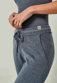 YOU LOOK PERFECT MERINO WOOL LOUNGEWEAR SET 3 PIECES - Nachtwäsche Set - anthrazit