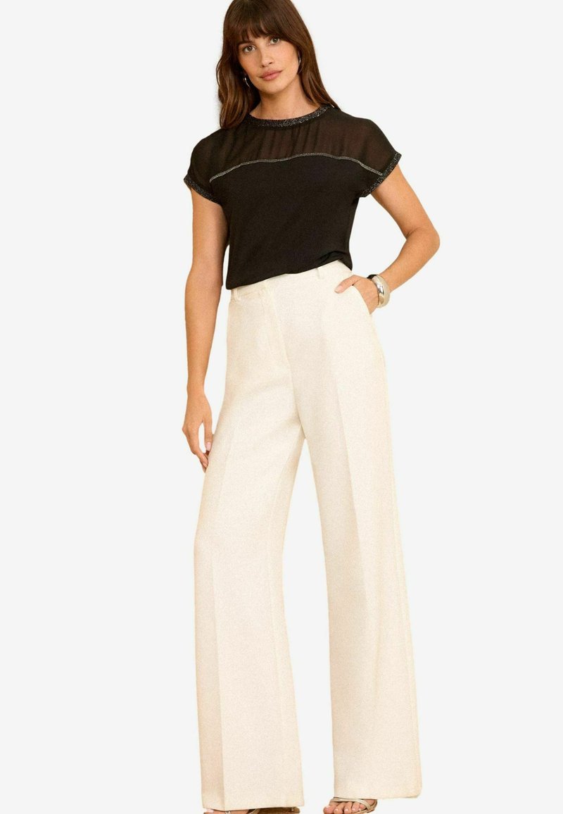 Love & Roses ROLL SLEEVE - REGULAR FIT - Bluse - black chiffon yoke metallic trim