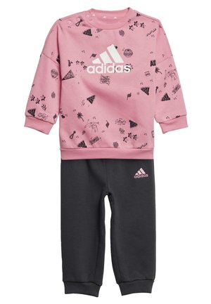 BRAND LOVE CREW SET - Pantalones deportivos - bliss pink black carbon