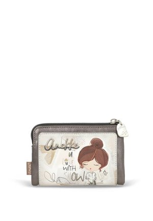 Anekke Monedero - multi-coloured