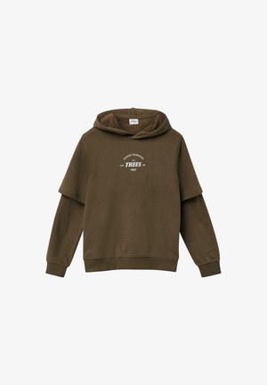 Bruine hoodie met korte mouwen, voorzien van een voorprint met de tekst "GOOD HUMAN’S" en "TREES" in witte letters. Zachte textuur.