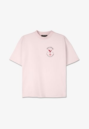 Ljusrosa bomull t-shirt med rundhals, korta ärmar och ett röd grafiktryck av ett cocktailglas och text på framsidan.