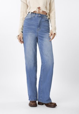 Laza szabású farmerek - light blue wash