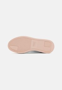 Puma CARINA STREET - Sportbačiai - white/frosted dew/island pink