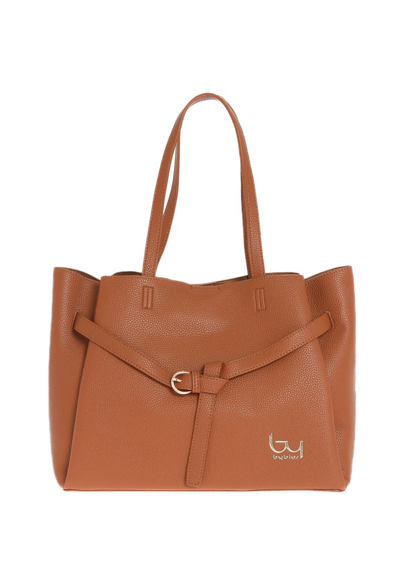 Borsa a tote marrone texturizzata con una forma strutturata, caratterizzata da un dettaglio frontale con cintura e una fibbia dorata, oltre a due manici robusti.