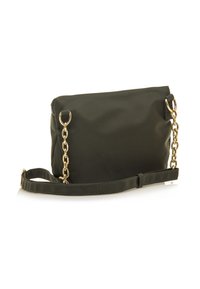 Borsa a tracolla verde in tessuto con dettagli in catena dorata, forma rettangolare e tracolla removibile. Caratterizzata da una texture liscia e un design minimalista.