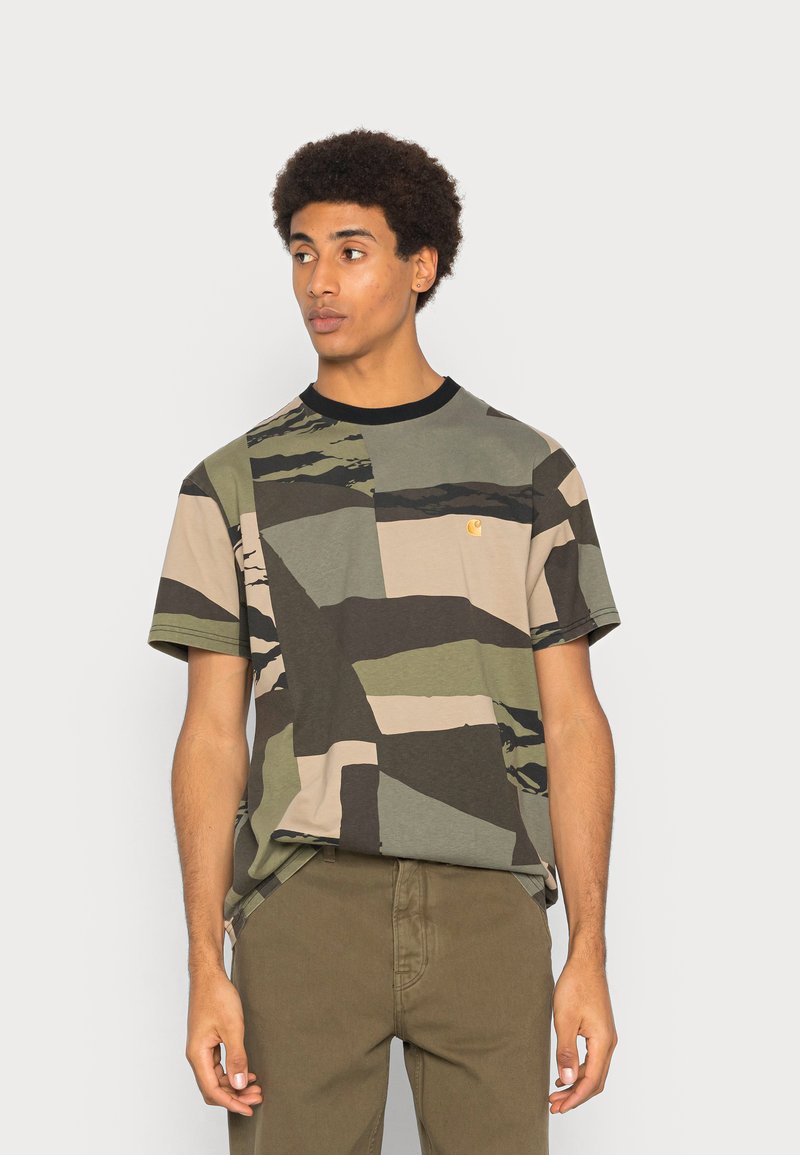 Carhartt WIP CHASE - T-shirt básica - camo mend/gold