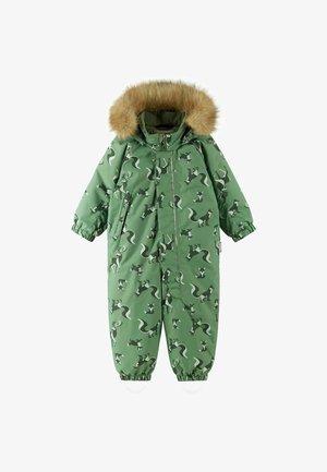 Tuta da neve imbottita verde con cappuccio in pelliccia sintetica, caratterizzata da un motivo ripetuto di volpi e cervi. Include polsini elasticizzati e tasche anteriori con zip.