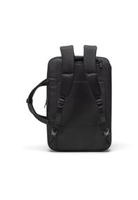 Zaino in tessuto nero con spallacci imbottiti, chiusura con zip e manico laterale. Forma rettangolare elegante con design minimalista.