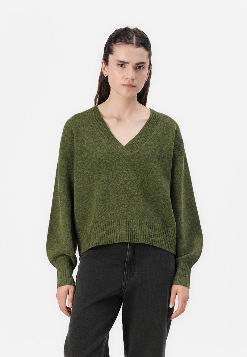 Vero Moda VMBOOM V NECK VER - Strickpullover - cypress