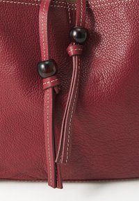 Becksöndergaard GRAIN HARPER BAG - Käekott - tibetan red