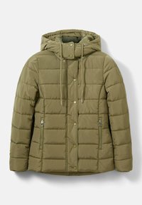 Lekka oliwkowo-zielona pikowana kurtka puchowa z kapturem, przednimi zatrzaskami, kieszeniami na zamek oraz regulowanymi ściągaczami przy kapturze.