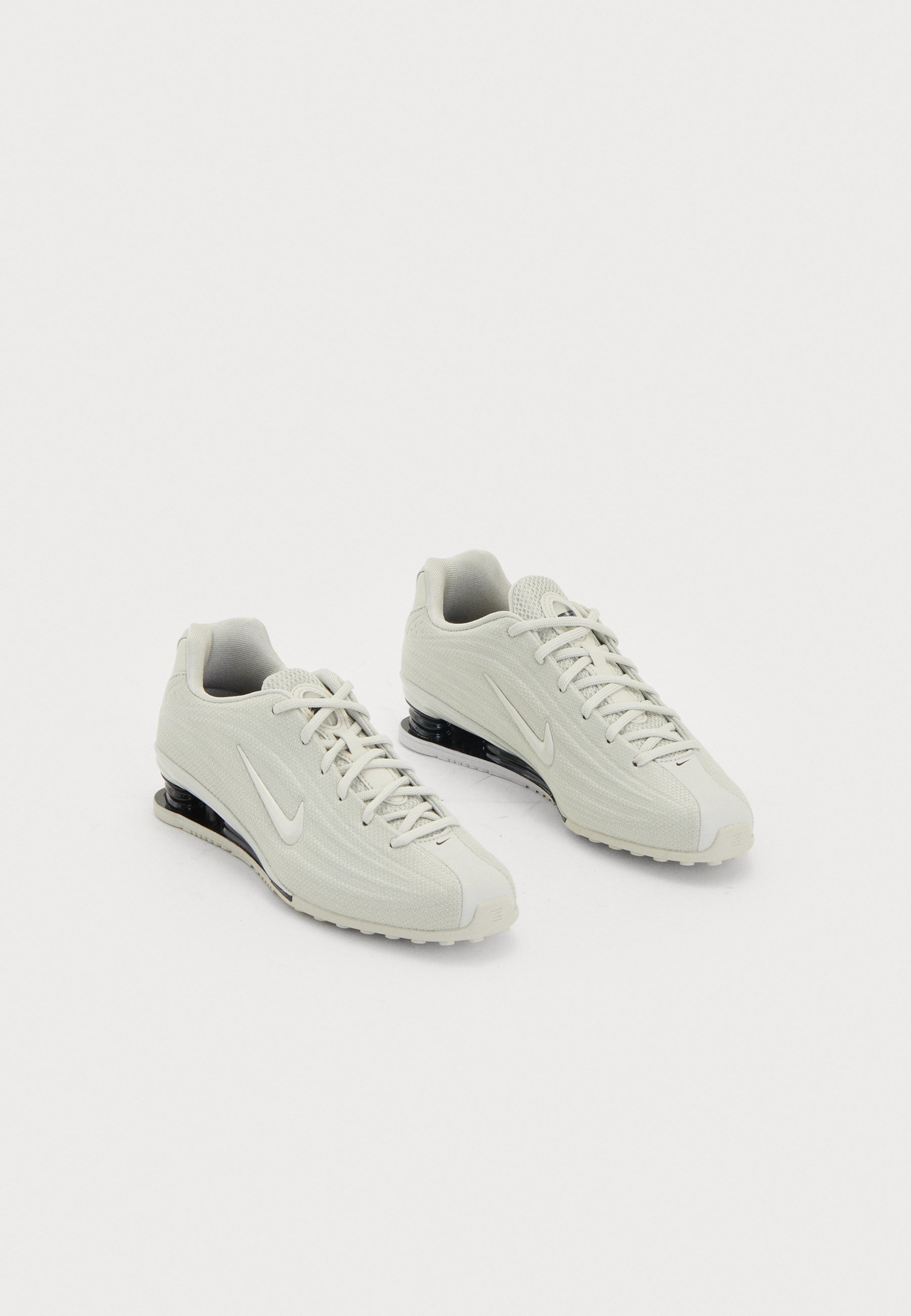 Nike Sportswear SHOX Z - Trainers - light bone/black/phantom/off