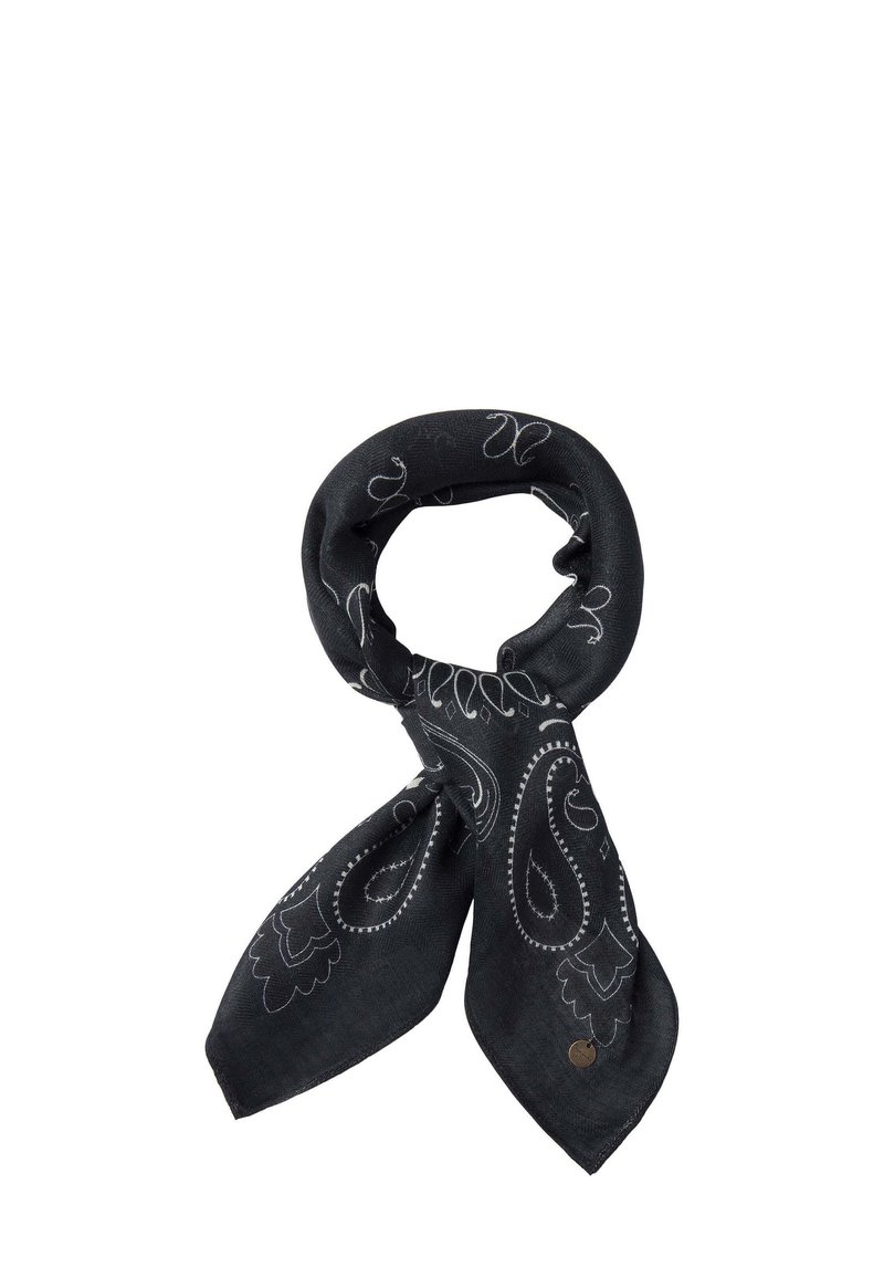 Sort tørklæde med paisley mønster i hvid. Stoffet er blødt, med en glat tekstur. Afsluttet med et lille metalemblem.