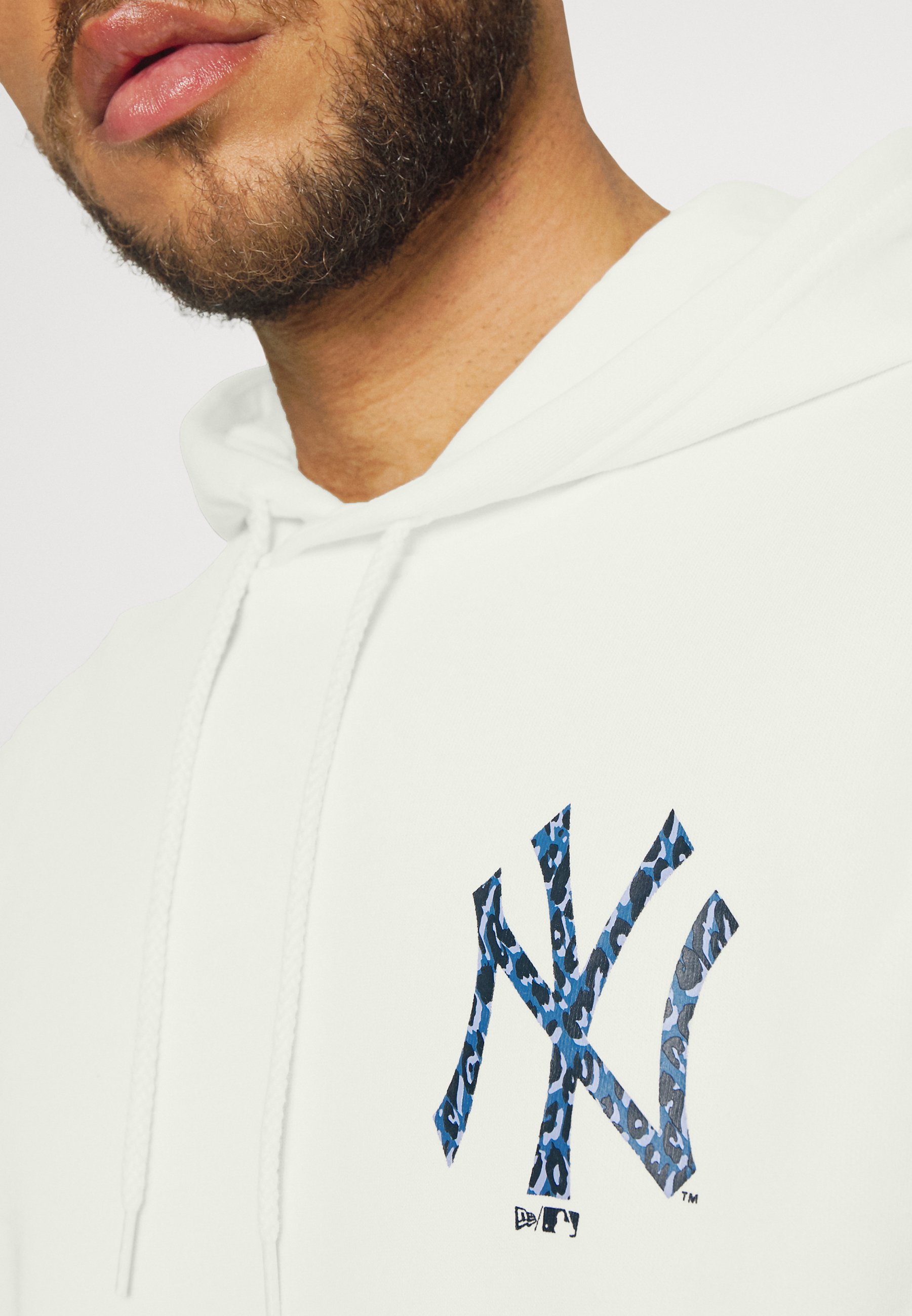 yankees t shirt hoodie