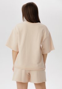 Laurella NAOMA SET - Šortky - beige