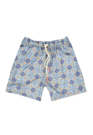Costume da bagno blu con motivo floreale geometrico bianco e arancione e coulisse bianca con punte arancioni su sfondo bianco.