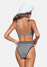 Cupshe CHIC HOUNDSTOOTH PRINT SET - Bikini - black