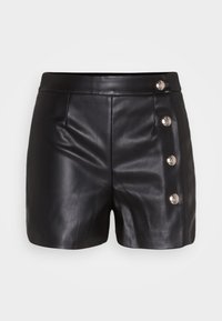 Short noir en simili cuir taille haute avec quatre boutons décoratifs argentés le long du côté droit.