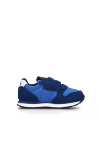 Sneakers blu realizzati in suede e mesh, con strap a gancio e anello, punta arrotondata, intersuola bianca e suola nera.