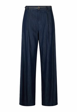 Pantaloni a gamba larga in denim scuro con un tessuto testurizzato, dotati di una cintura intrecciata e pieghe frontali. Il colore è un blu navy profondo.