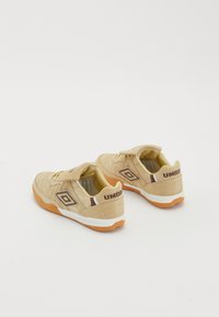 Umbro SPECIALI TR SUEDE UNISEX - Trainers - cream/dark brown/white