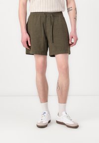 Cotton Texture Pull-On Short - Shorts - brown