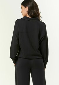 Next SLINKY SMART COLLARED - Polo majica - black