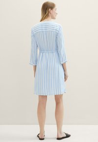 TOM TAILOR GESTREIFTES - Blousejurk - offwhite blue vertical stripe