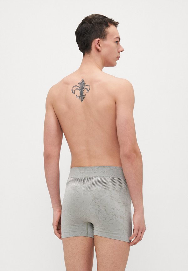 PERFORMANCE LIGHT RAIN DYE - Trunks - vetiver