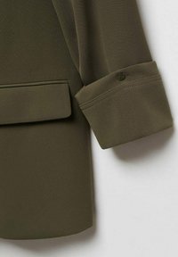 Mango ELEONOR - Kratek plašč - khaki