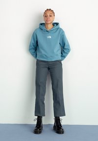 The North Face ESSENTIAL CROP HOODIE - Melegítőfelső - algae blue