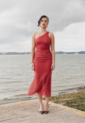 ASSYMETRIC RUFFLE DRESS - Cocktailkjole - red