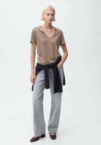 Mango Jednoduché tričko - light brown
