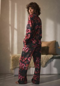 Next SET - Pidžaamad - black pink floral